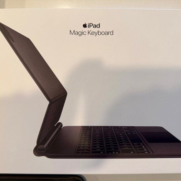 Apple iPad Pro 11-inch Wi-Fi/Cellular plus Magic Keyboard - Picture 9 of 10